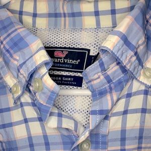 Vineyard Vines performance button down